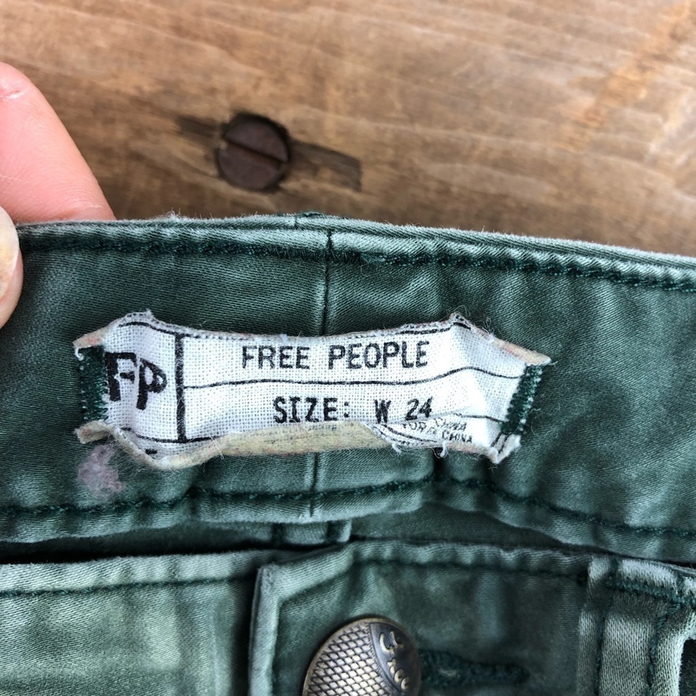 Free People green sueded sateen zipper back skinny jeans, 00/24 - Picture 10 of 16